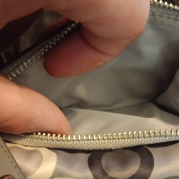 Coach Ashley Optic Art Gray and Navy Tri-Fold Compact Wallet EUC - Picture 9 of 13